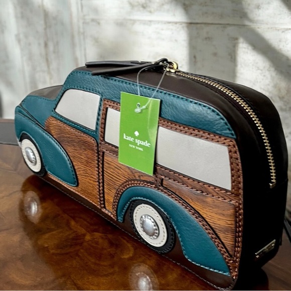 VERY RARE NWT Kate Spade 2012 Knock On Wood Appliqué Vintage Woody Wagon Clutch - Picture 4 of 16